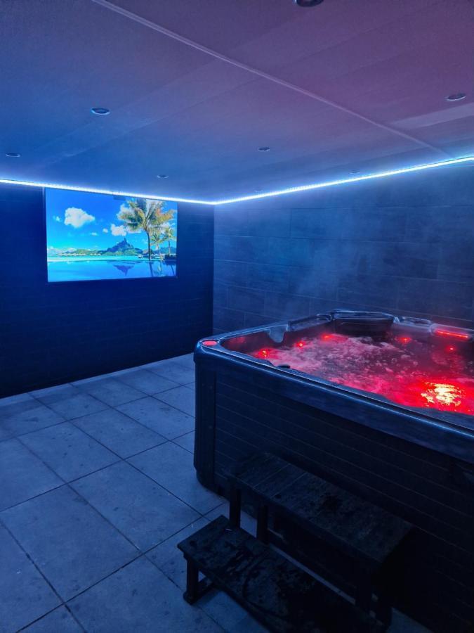 Short Stopzzz & Indoor Hot Tub Manchester Esterno foto